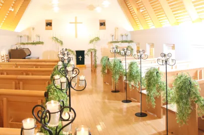 チャペル サンドリヨンの内観